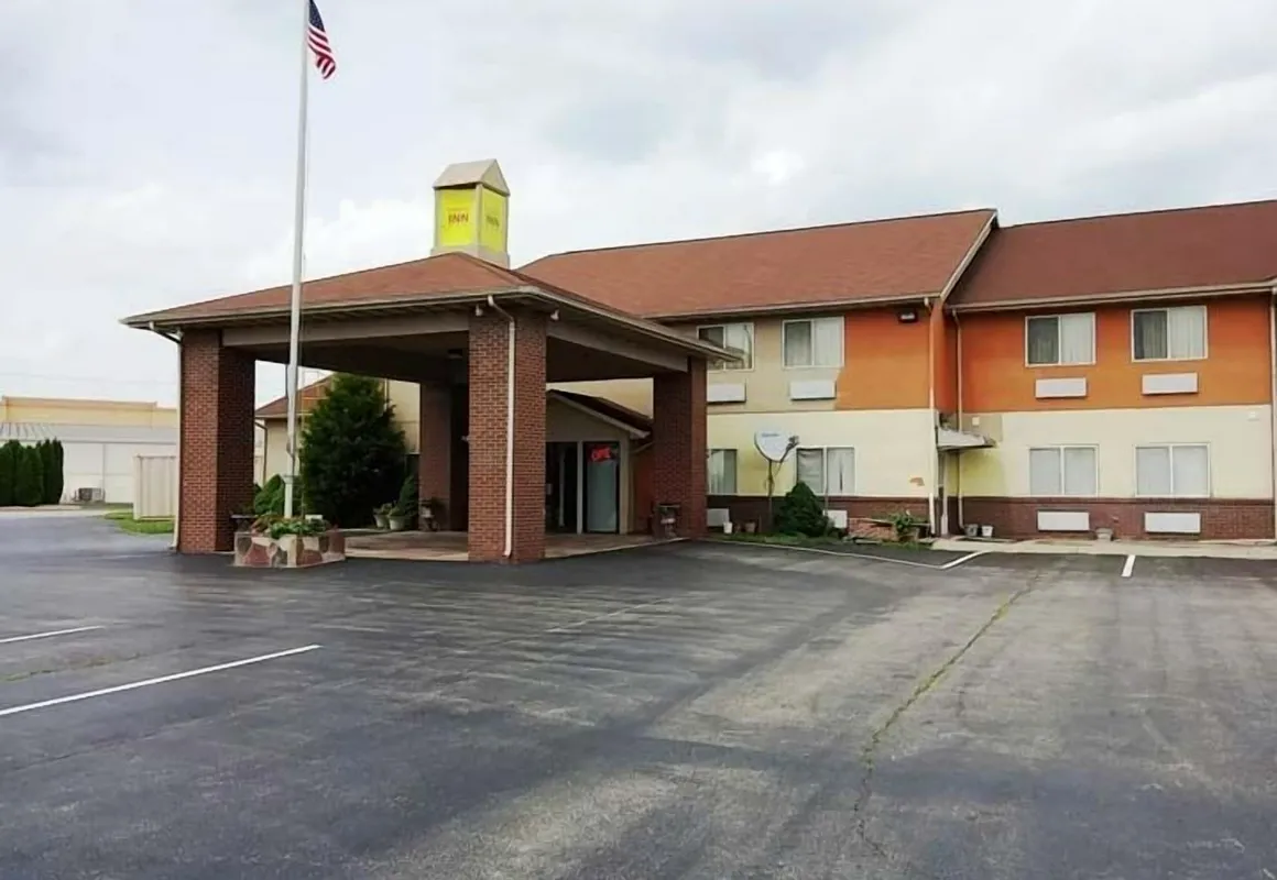 Economy Inn hotel hero