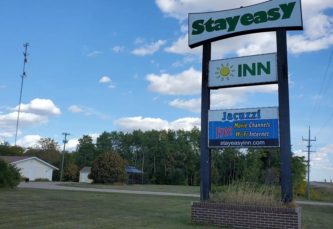 Stay Easy Inn hotel hero