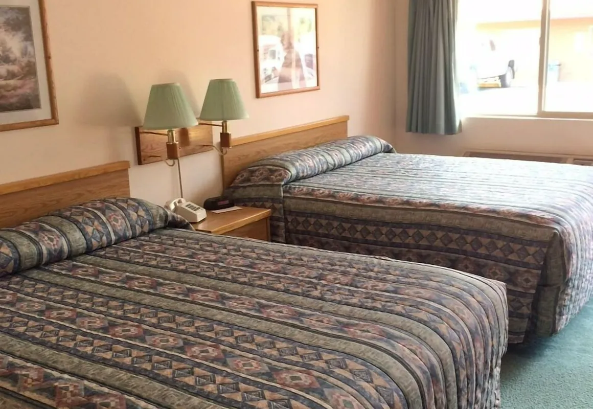 Mini Golden Inns Motel hotel hero