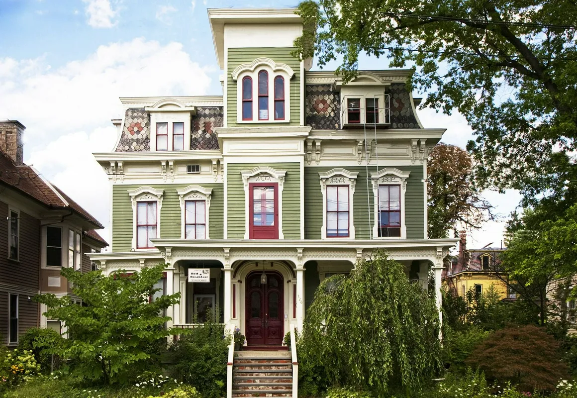 Hudson City Bed & Breakfast hotel hero