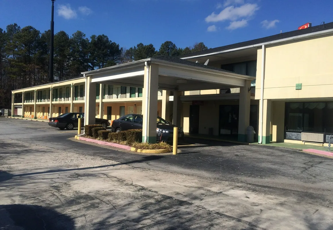 Western Inn hotel hero