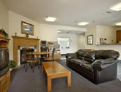 Days Inn by Wyndham Warsaw hotel hero