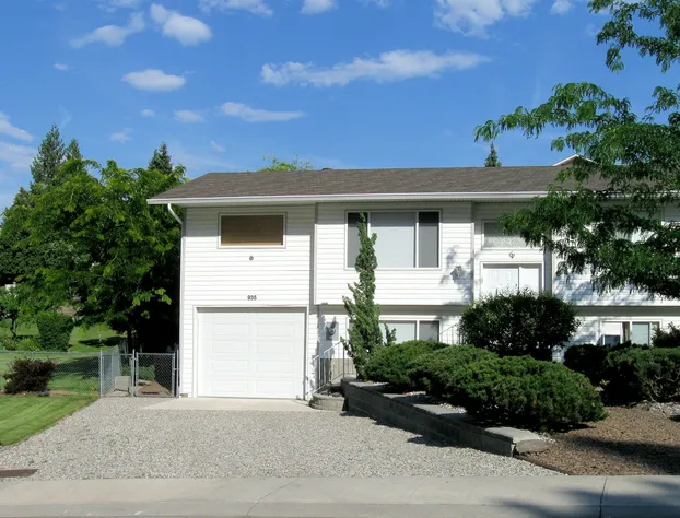 1 of a Kind Sculpture B & B hotel detail image 1