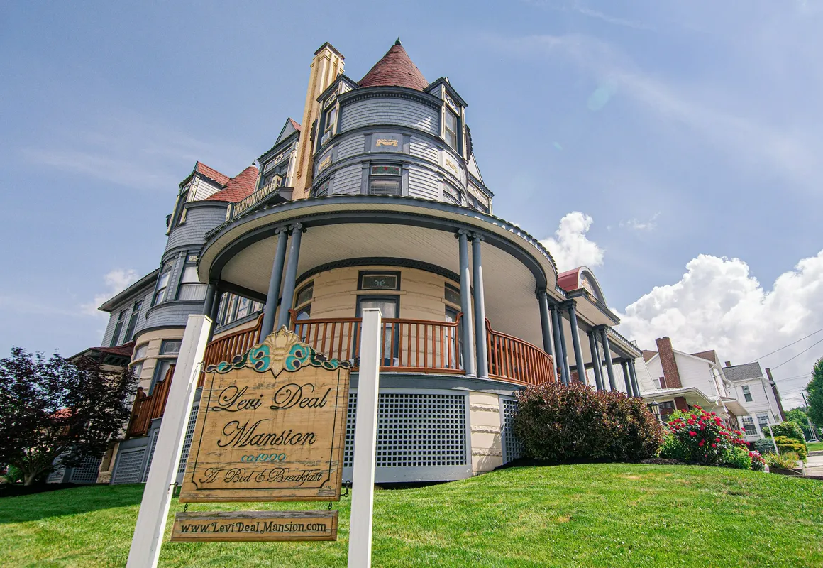 The Levi Deal Mansion Bed & Breakfast hotel hero