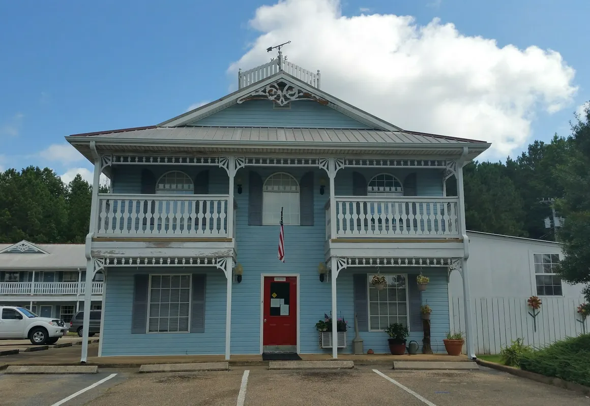 Victorian Inn hotel hero