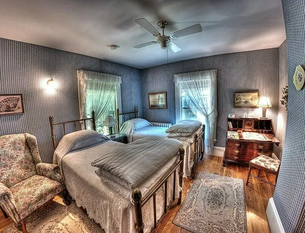 The Jeweled Turret Inn hotel detail image 4