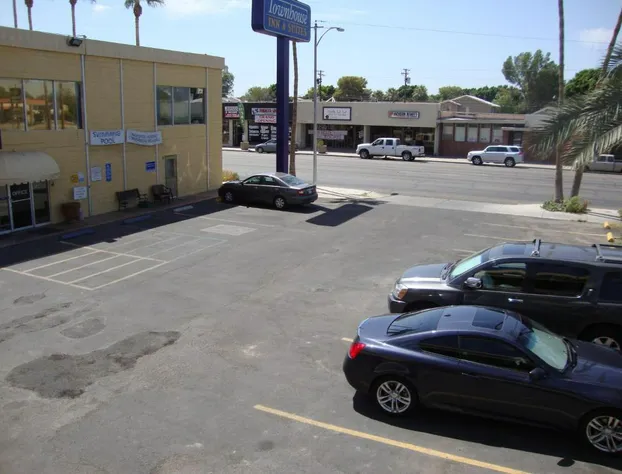 Townhouse Inn & Suites hotel detail image 4