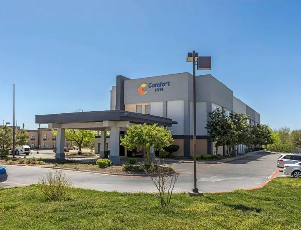 Comfort Inn Sherman hotel detail image 2