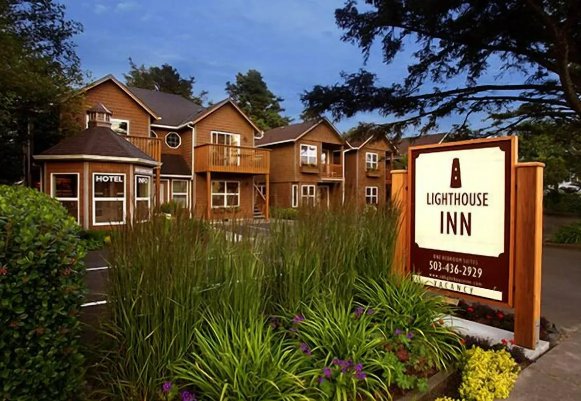 Lighthouse Inn hotel hero