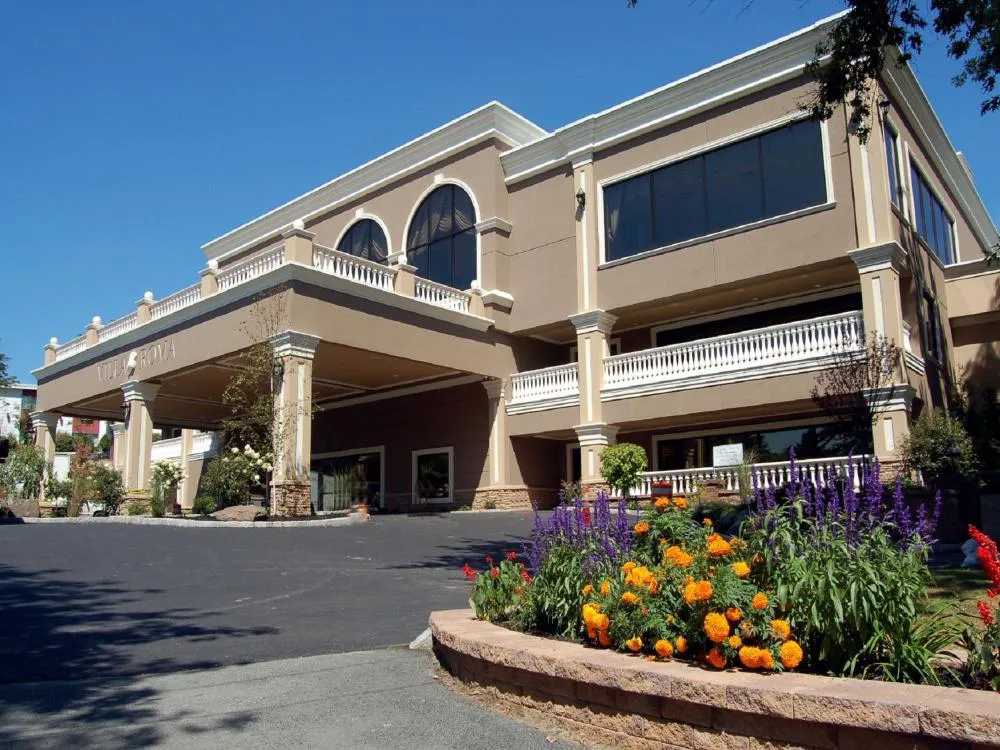 Villa Roma Resort and Conference Center hotel hero