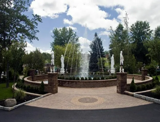 Villa Roma Resort and Conference Center hotel detail image 4