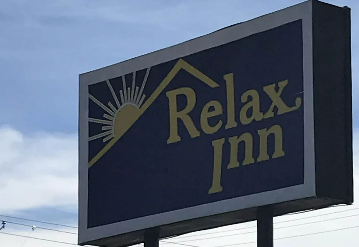Relax Inn hotel hero