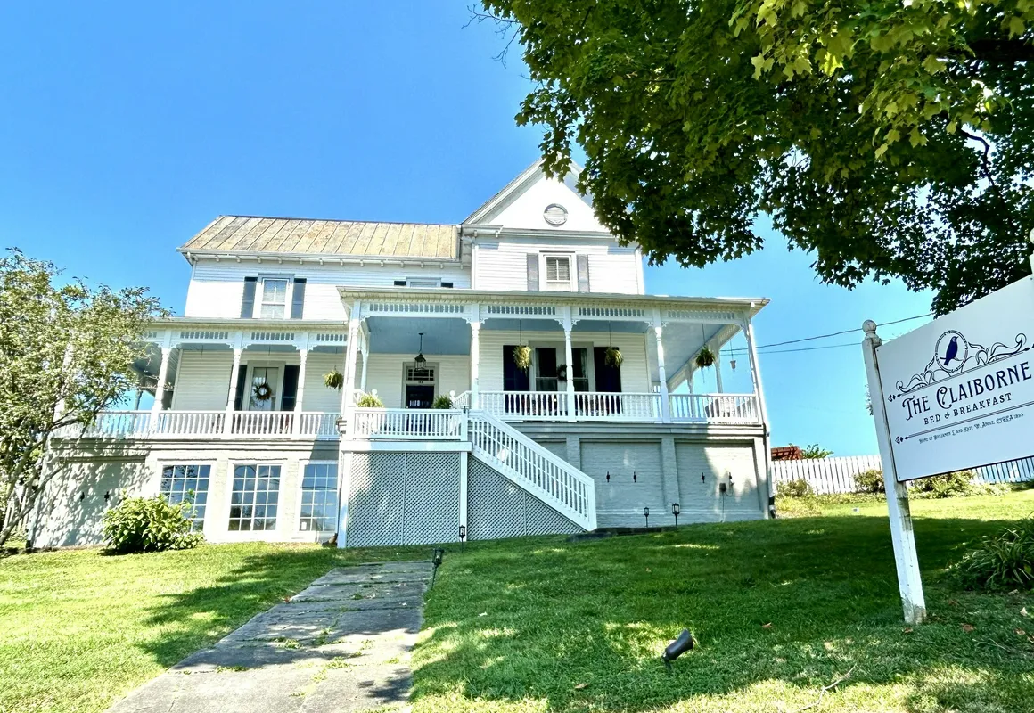 The Claiborne House hotel hero