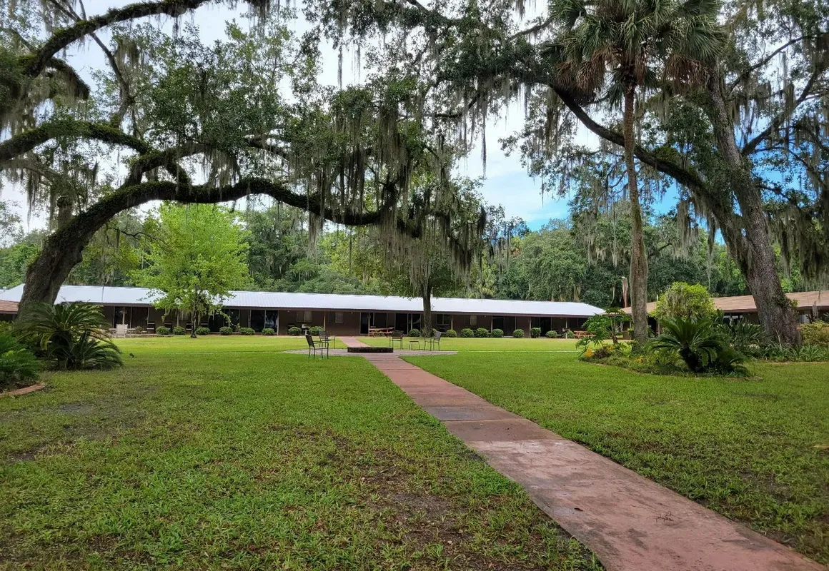 Tropical Resort & Marina on Lake Beresford hotel hero