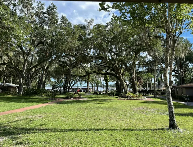 Tropical Resort & Marina on Lake Beresford hotel detail image 2