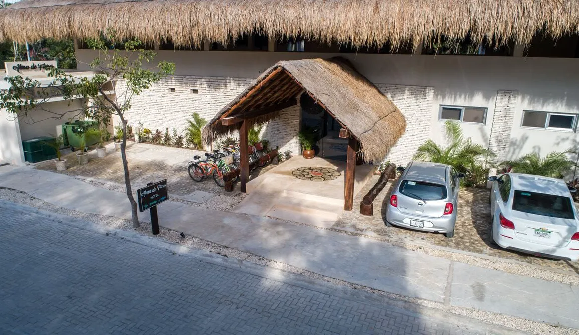 Alma De Flores Private Pools Suites hotel hero