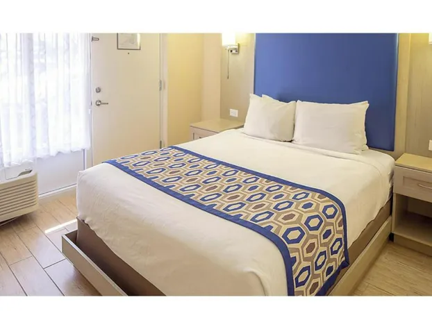 Dolphin Beach Club hotel detail image 3