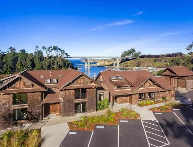 Noyo Harbor Inn Restaurant and Tavern hotel detail image 4