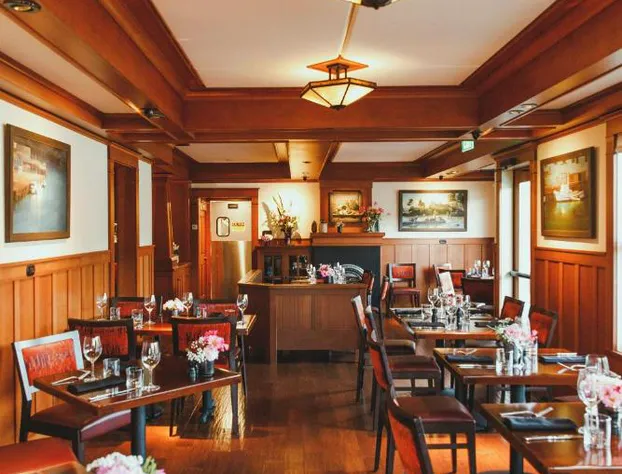 Noyo Harbor Inn Restaurant and Tavern hotel detail image 4