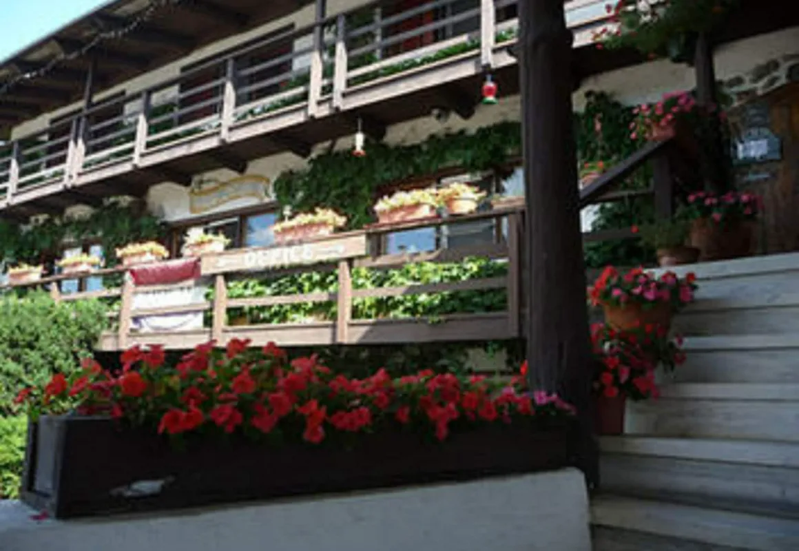 Dalem's Chalet hotel hero