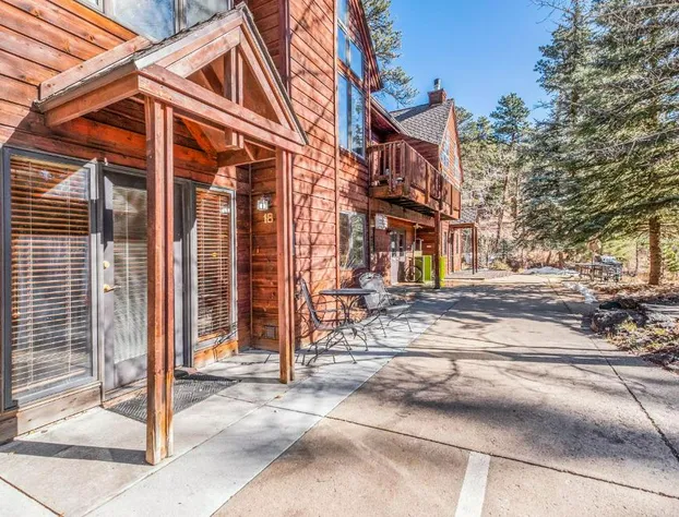 Boulder Brook on Fall River hotel detail image 4