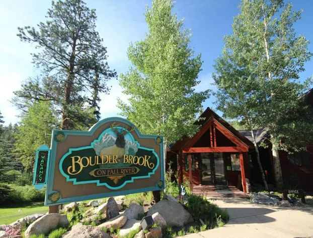 Boulder Brook on Fall River hotel detail image 1