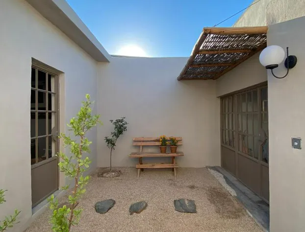 The Mantarraya Outpost Bed & Breakfast hotel detail image 1