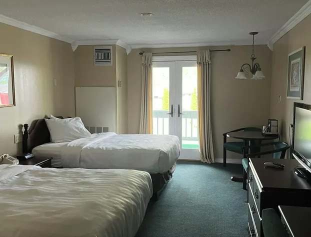 Webb's Year Round Resort hotel detail image 3