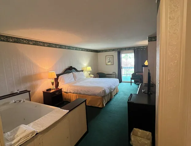 Webb's Year Round Resort hotel detail image 4