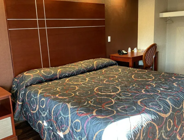 Shore Pointe Motor Lodge of St Clair Shores hotel detail image 1