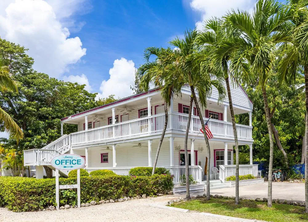 Amoray Dive Resort hotel hero