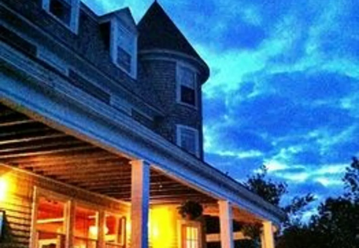 Grey Havens Inn hotel hero