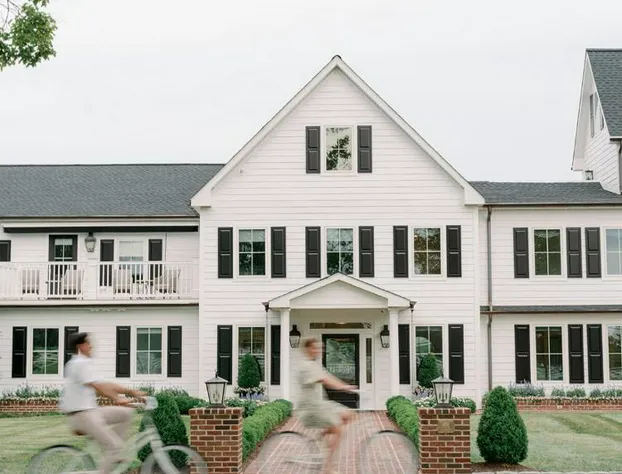 The Oaks Waterfront hotel detail image 3