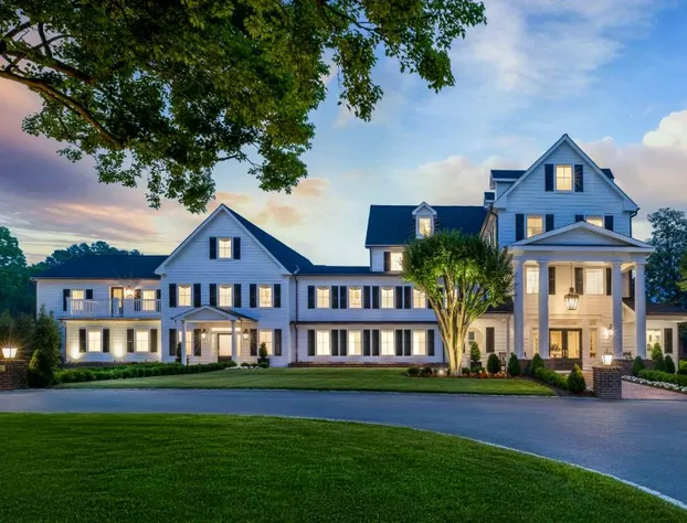 The Oaks Waterfront hotel detail image 2
