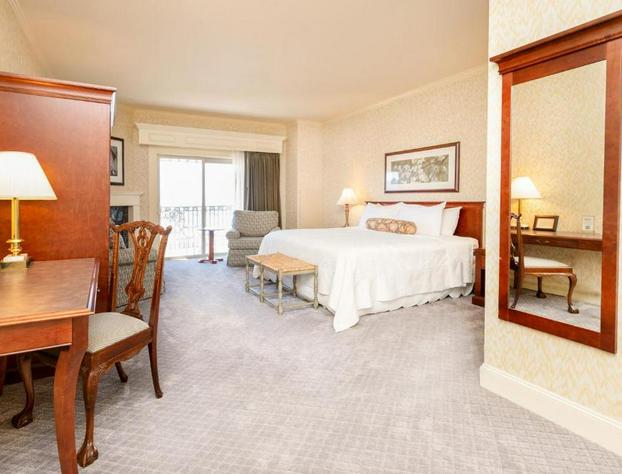 Fairhaven Village Inn hotel detail image 4