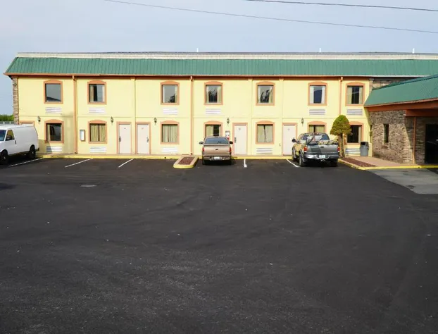 Quality Quarters Inn hotel detail image 3