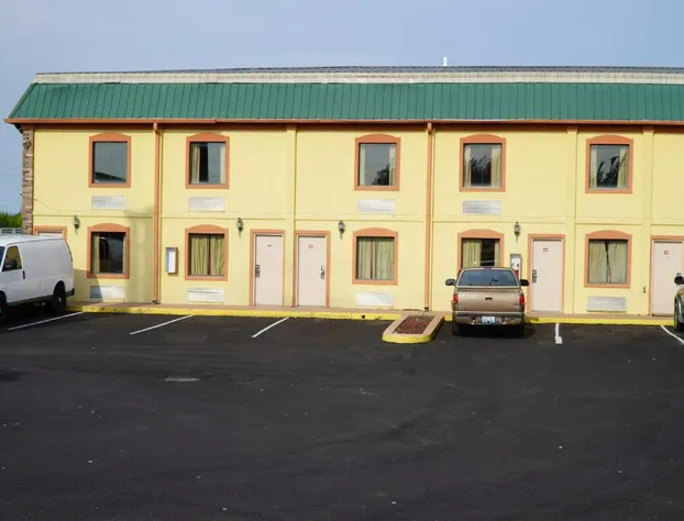 Quality Quarters Inn hotel detail image 4