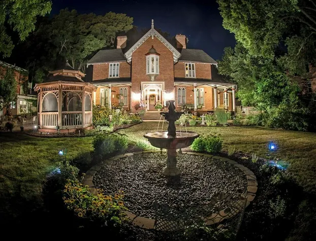 The Steamboat House Bed & Breakfast hotel detail image 1