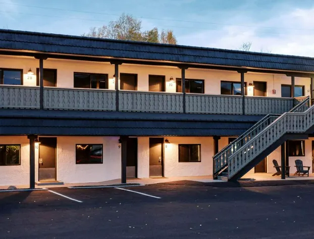 Western Lodge hotel detail image 1