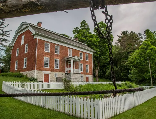 Grand Colonial B&B hotel detail image 4