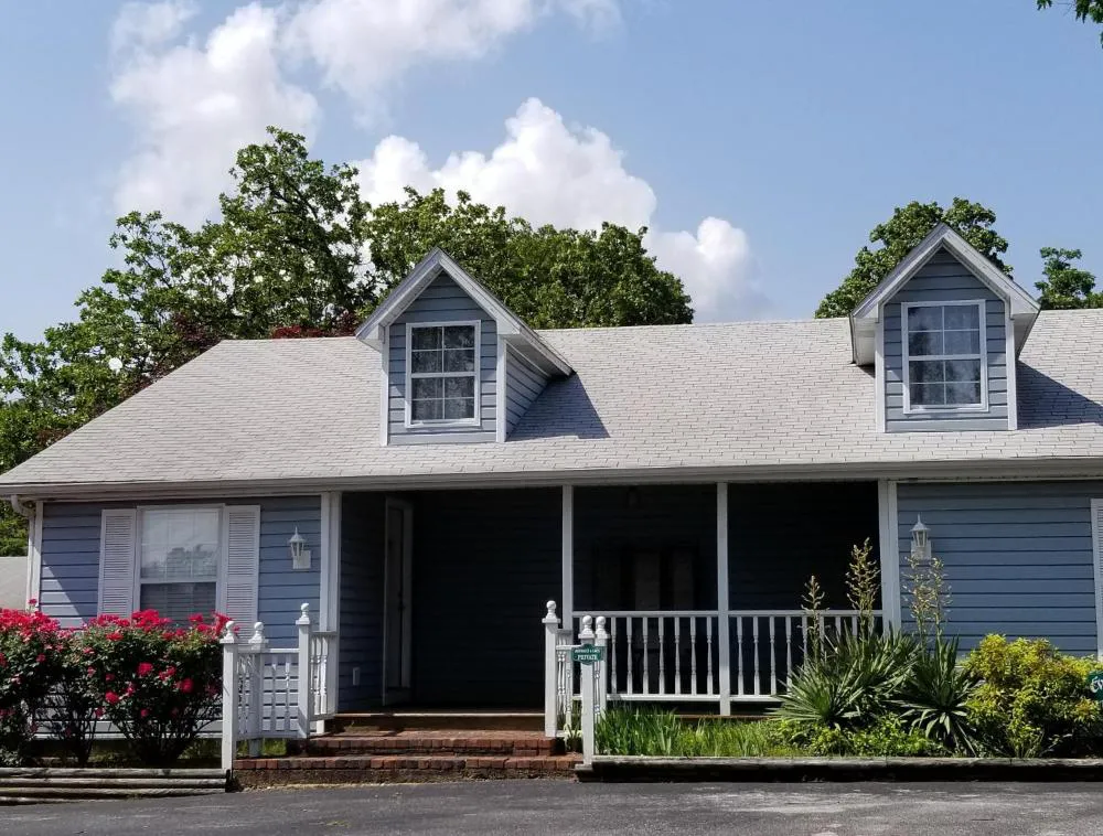 Evening Shade Inn hotel hero