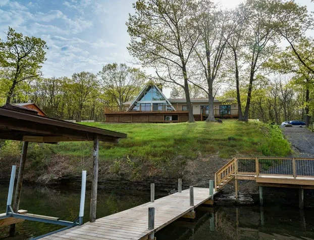 Single Island Shores hotel detail image 4