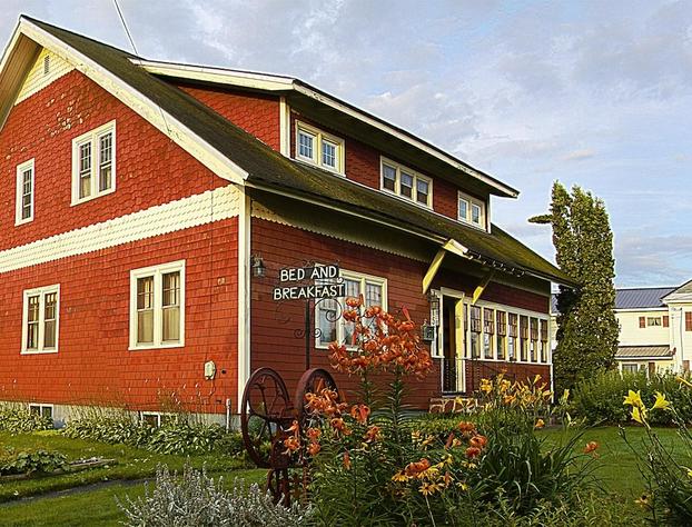 Old Iron Inn Bed and Breakfast hotel detail image 1