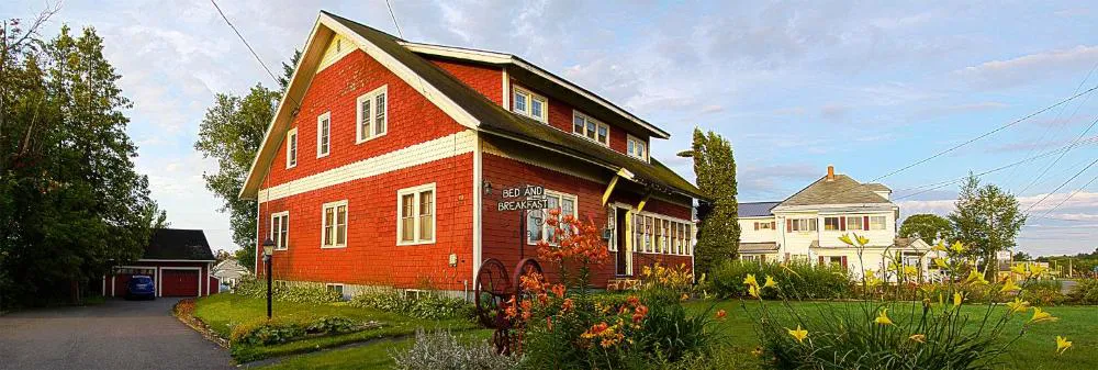 Old Iron Inn Bed and Breakfast hotel hero