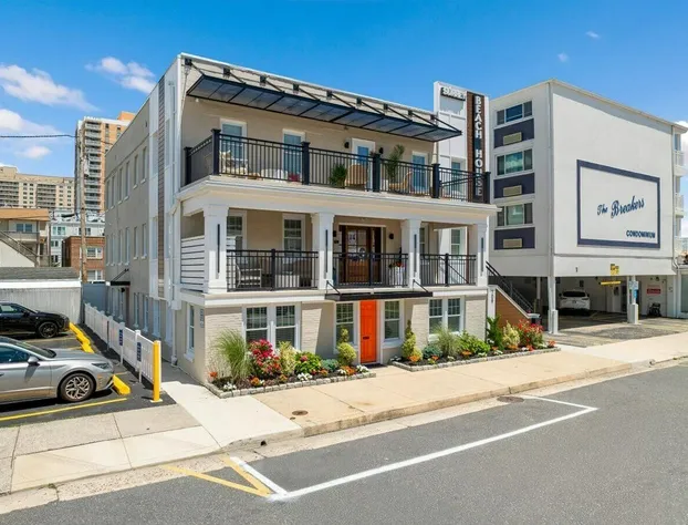 Surrey Beach House hotel detail image 4