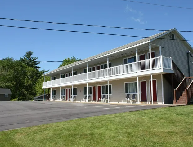 Coast Village Inn & Cottages hotel detail image 3