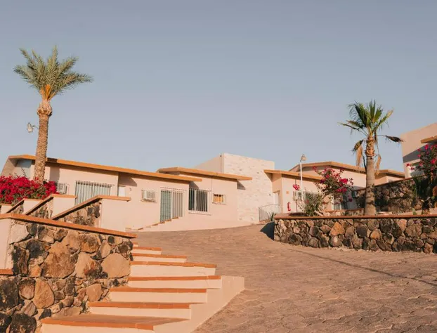 El Camino Hotel & Suites hotel detail image 4