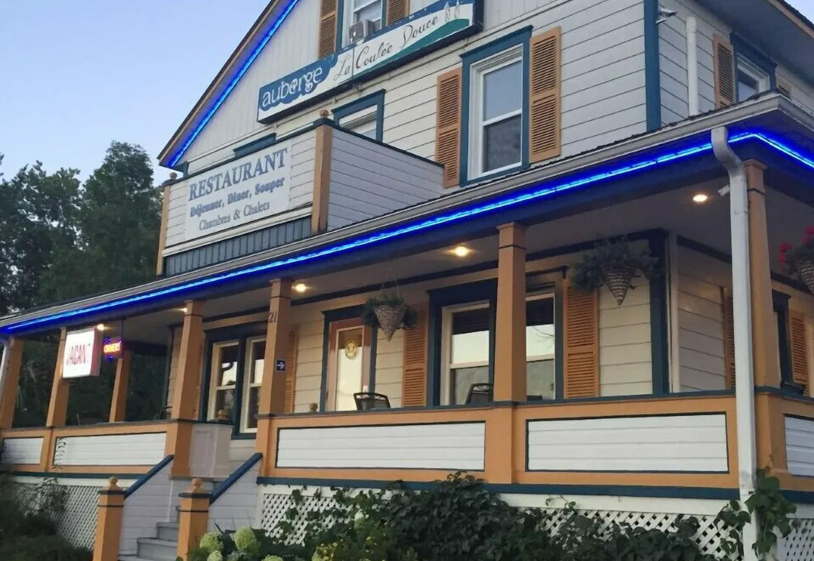 Auberge La Coulee Douce hotel hero
