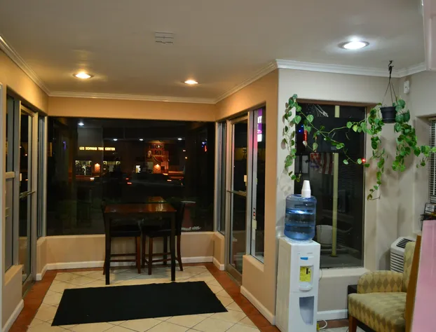 Economy Inn hotel detail image 3