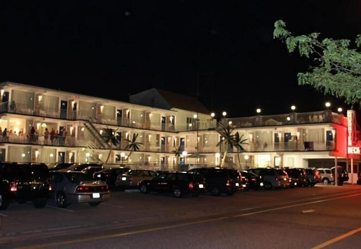 Quarterdeck Motel hotel hero